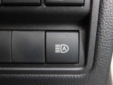 オートマチックハイビームとは、先行車や対向車のライトを認識し、ハイビームとロービームを自動で切り替える機能です。夜道の視界を確保します。詳細は販売店スタッフまでおたずねください。