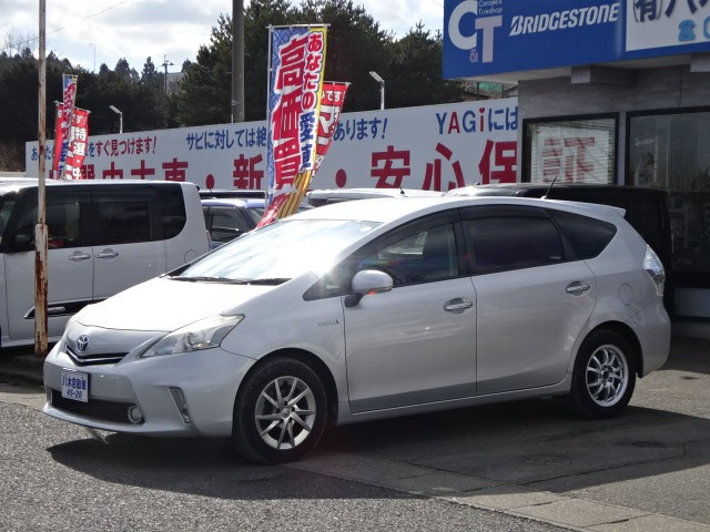 トヨタ プリウスα 