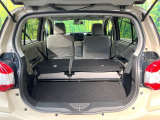 後席を格納すると、これだけの広さが!シーンに合わせたシートアレンジで、大きな荷物も積むことが出来ます♪