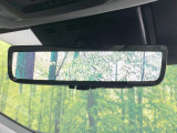 【デジタルインナーミラー】後席の大きな荷物や同乗者で後方が確認しづらい時でも安心!カメラが撮影した車両後方の映像をルームミラー内に表示。クリアな視界で状況の確認が可能です!