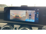 【リアカメラ】見通しの悪い場所への進入時や狭い場所での駐車時に役立ちます。