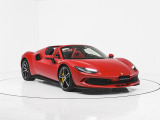 外装色はRosso Corsaでございます。
