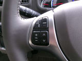 ステアリングスイッチ装備!オーディオ操作等もスマートに♪