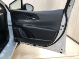 運転席前面ドア部分です♪