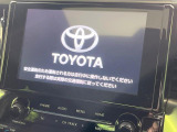 【9インチ ディスプレイオーディオ】大画面ディスプレイへお持ちのスマートフォンと連携して、ナビやbluetoothでの音楽再生が可能です♪デザインはもちろん操作性も良好!別途ナビ機能の取付可能です♪