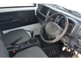 とても握りやすいステアリング!運転手の気持ちがそのまま伝わるかのような反応をしてくれます!!小物入れや各ボタンの配置にこだわり、とても使いやすいです!視認性も良いのでロングドライブもお任せ下さい!