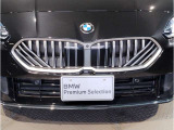 【キドニーグリル】BMWは約90年もの間、ほぼ全ての車両にひと目でBMWだと分かるこの特徴的なフロントグリルが備えられ、デザイン・アイコンとして親しまれてきました。