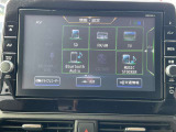 カーナビは、Bluetooth対応のメモリーナビが装着されています。