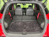 普段のお買い物や通勤、送迎等に十分な荷室スペースを確保しております。セカンドシートを倒すと、大きな荷物の積載も可能です♪