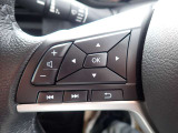 ステアリングスイッチが装備されておりステアリングから手を離す事無くオーディオ類の操作が可能ですので非常に便利です♪