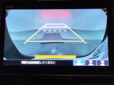 バックでの車庫入れも安心です! リアカメラが付いているバックモニター付のナビを装備しております。操作線もついており距離感も画面から確認できます。