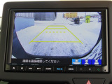 リアシートは十分な広さを確保しています