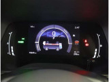 とっても見やすいメーターです。夜間時はラグジュアリーな気分にさせてくれる照明が魅力ですので、夜のドライブも楽しみになりますよ♪