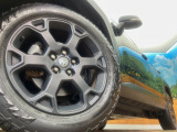 【純正18インチアルミホイール】外観にマッチした純正アルミホイールを装着しております。各種社外アルミホイールや、スタッドレスタイヤも取扱いしております。是非ご相談ください♪