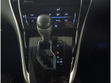 ストレスなく操作しやすいシフトレバーですね。