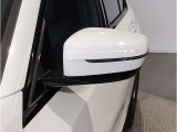 【BMWミラー】視認性の高いスタイリッシュなミラー。自動防眩機能も付いており夜間のドライビングをサポートします。