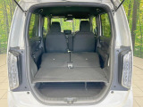 後席を格納すると、これだけの広さが!シーンに合わせたシートアレンジで、大きな荷物も積むことが出来ます♪