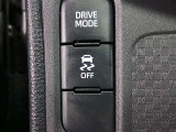 VSC(滑りやすい路面での横滑りを抑え車両の安定性を保つための機能)搭載ですが、雪道などから脱出する時はOFFすると脱出しやすくなる場合があります