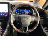 【純正革巻きステアリング】上質な革を使用することで、手にしっかり馴染みとても運転しやすいハンドルです♪