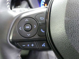 【ステアリングスイッチ】ステアリングから手を伸ばさなくても簡単にオーディオコントロールできますので、安全ですね。