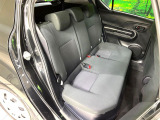 後部座席も気になるようなキズ・汚れやへたり等、大きなダメージはなく、良好な状態です。