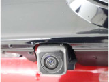 バックカメラが付いているので後方確認が非常にしやすいです。今や運転初心者も熟練者も必須装備!ついていて損はないですね♪