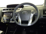 運転席まわりです。 各操作スイッチは使いやすい位置に配置されてます。