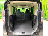 普段のお買い物や通勤、送迎等に十分な荷室スペースを確保しております。セカンドシートを倒すと、大きな荷物の積載も可能です♪