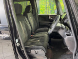 運転席シート廻りは使用感も少なく、良好な状態となっています。前オーナー様が丁寧に使っていたことがよくわかりますね。