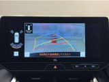 バックガイドモニター付きです。車の後方に小型カメラが付いており、バックする際の後方の様子をモニター上に表示します。