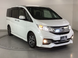狭い駐車場でも、スライドドアならチャイルドシートへのお子さまの乗降や荷物の積載もスムーズ。