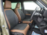 運転席のスペースはゆったりしていて、視界も広く確保されているので普段の運転からロングドライブまで快適です。