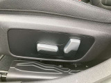助手席にも電動シートついてます