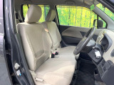 運転席シート廻りは使用感も少なく、良好な状態となっています。前オーナー様が丁寧に使っていたことがよくわかりますね。