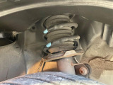 お車を安心してお乗りいただく為には、足回りの定期点検が欠かせません。サービスサポート(有償保証)では無料点検もご提供しており、安心のカーライフをお過ごしいただけるサポート体制が整っています。