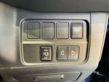 両側オートスライドドアです♪運転席のボタンやキーのボタンでも開閉できます!手荷物がいっぱいの時でも簡単にドアの開け閉めができるのでとっても便利です♪