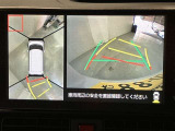 パノラミックビューモニター付きです。車両を上から見たような映像をディスプレイオーディオ画面に表示。運転席からの目視だけでは見にくい、車両周辺の状況をリアルタイムでしっかり確認できます。