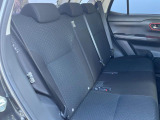 後部座席も気になるようなキズ・汚れやへたり等、大きなダメージはなく、良好な状態です。