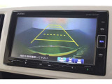 バックカメラが装備されており、後方の安全確認はもちろんのこと狭い場所での駐車や雨の日・夜間など視界の悪いコンディションでのストレスの軽減にもなります!