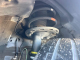 お車を安心してお乗りいただく為には、足回りの定期点検が欠かせません。サービスサポート(有償保証)では無料点検もご提供しており、安心のカーライフをお過ごしいただけるサポート体制が整っています。