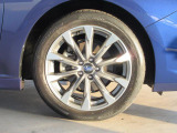 右前 17インチアルミホイール タイヤサイズは、205/50R17「*ホイールロックナットは展示用です」