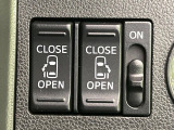 【両側パワースライドドア】スマートキーや運転席のスイッチで後席両側スライドドアの開閉が可能♪電動だから力を入れてドアを開ける必要が無く、小さなお子様でも簡単に開け閉めでき快適です♪