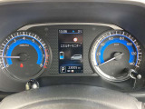 メーター中央部にディスプレイがあり、ドライバーに必要な車両情報を表示してくれます♪