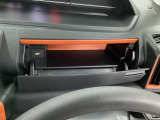 【ラゲージルーム】フル乗車でもゆとりのある荷室。ちょっとしたお買い物などには十分な広さが確保されています♪