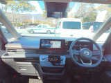 ☆使い勝手の良いインパネデザイン。手を伸ばせばそれぞれのスイッチ類にも届いて操作性もよいです☆