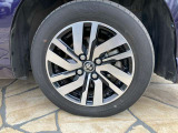 ボディースタイルにマッチした純正アルミホイールです!