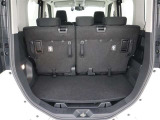ラゲージスペースだって広々です!車種によっては床下収納やシートの折り畳み、またシートを動かして更にお荷物積めちゃいます♪