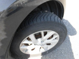 タイヤの残り溝を撮影しました☆タイヤの溝もしっかり残っていますので、安心して走行可能です(^^)/