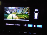 バックカメラの画像です。ガイドラインがスムースな車庫入れをサポートいたします!車庫入れの安心感がアップしますね☆
