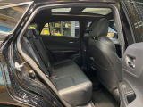 後部座席も気になるようなキズ・汚れやへたり等、大きなダメージはなく、良好な状態です。